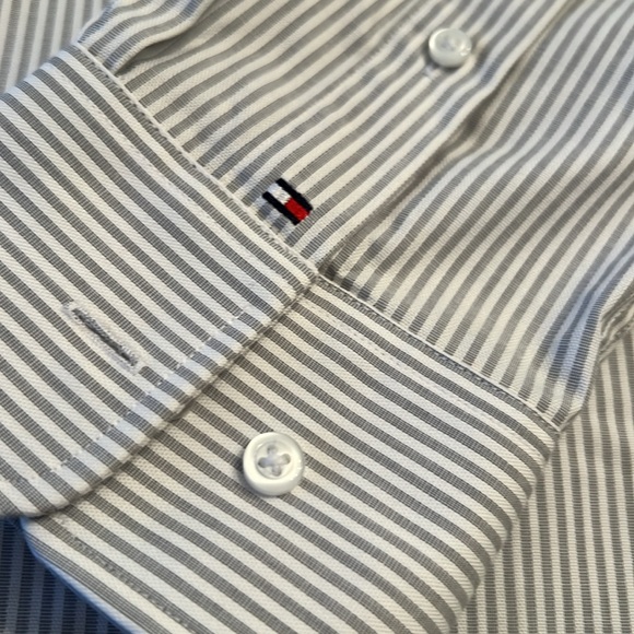 NWT Tommy Hilfiger Button Down - Picture 5 of 9